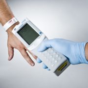 i-STAT_Scanning_Patient_ID_Bracelet_Barcode